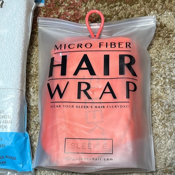 BUNDLE of 2 items Sleek'e Microfiber Hair Wrap & Afterspa Back Scrubber NWT - Picture 2 of 5